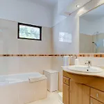 Sequana - Fabulous Spacious Vila